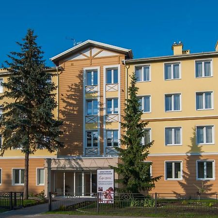 Готель Sanatorium Uzdrowiskowe Lacznosc Цехоцинек Екстер'єр фото